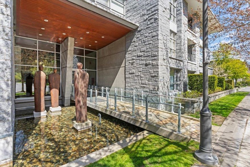 212 6015 IONA DRIVE, Vancouver BC V6T 2J4