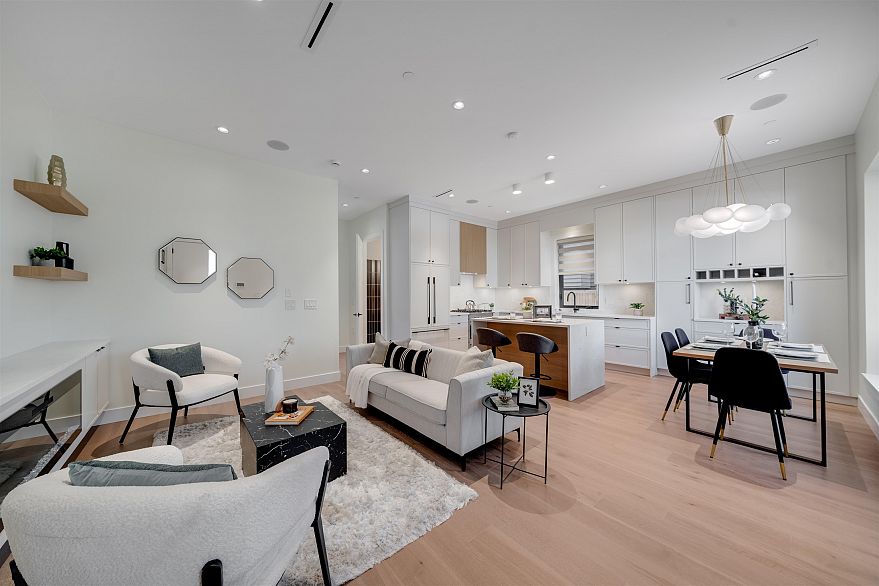 1 878 E 37TH AVENUE, Vancouver BC V5W 1G2