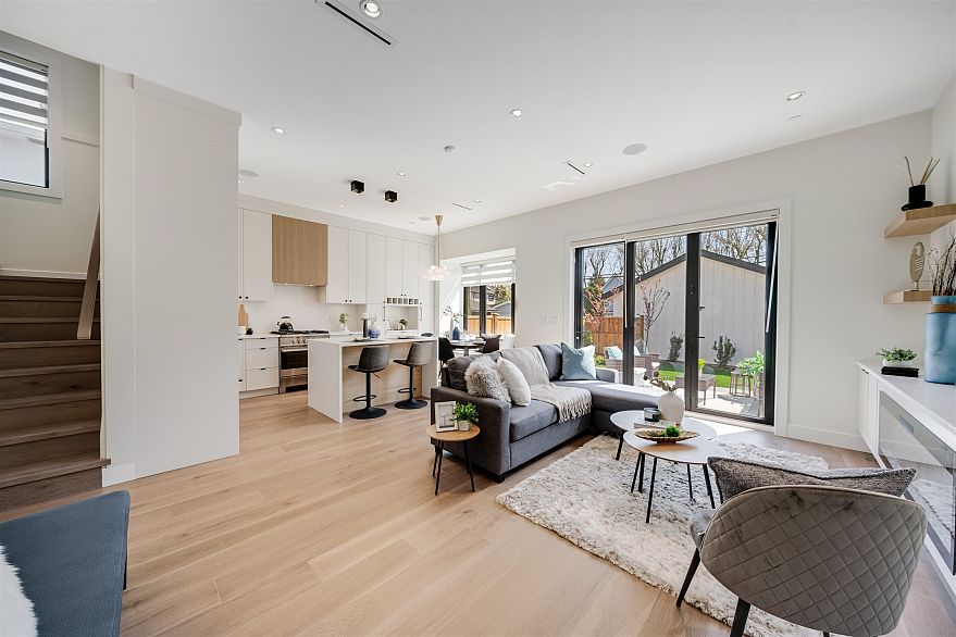 2 878 E 37TH AVENUE, Vancouver BC V5W 1G2