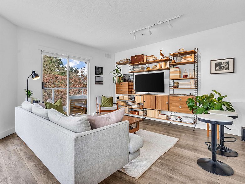 211 889 W 7TH AVENUE, Vancouver BC V5Z 1C2