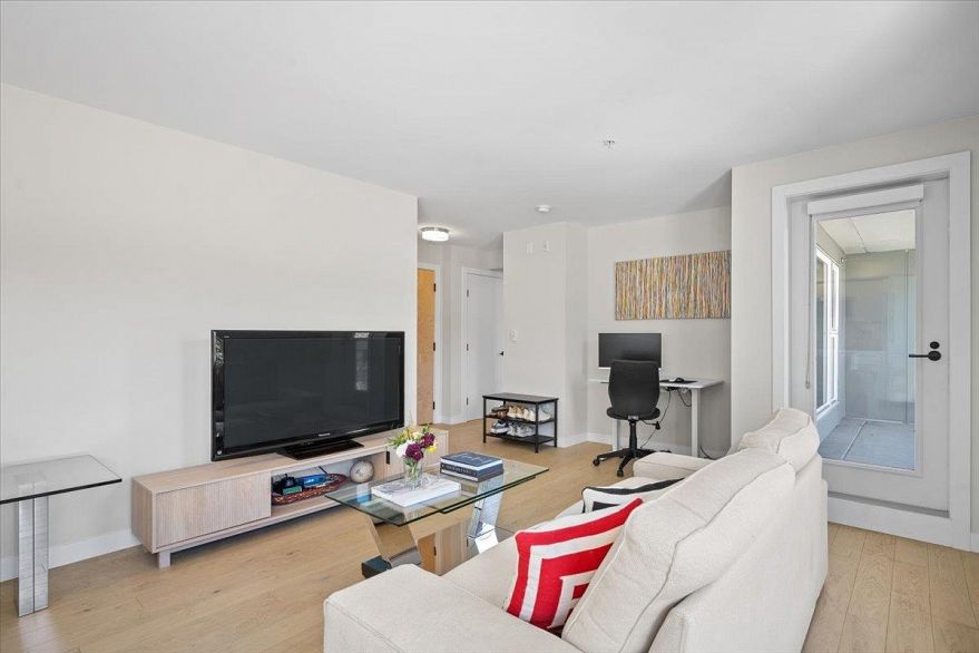 201 2508 Fraser Street