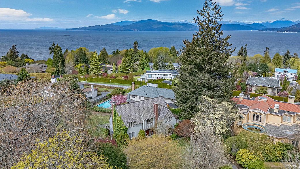 1529 Western Crescent