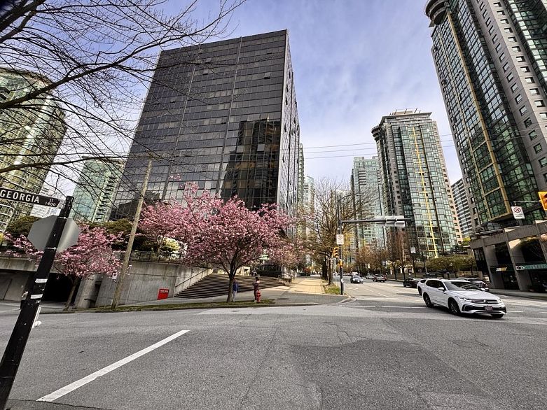 611 1333 W GEORGIA STREET, Vancouver BC V6E 4V3