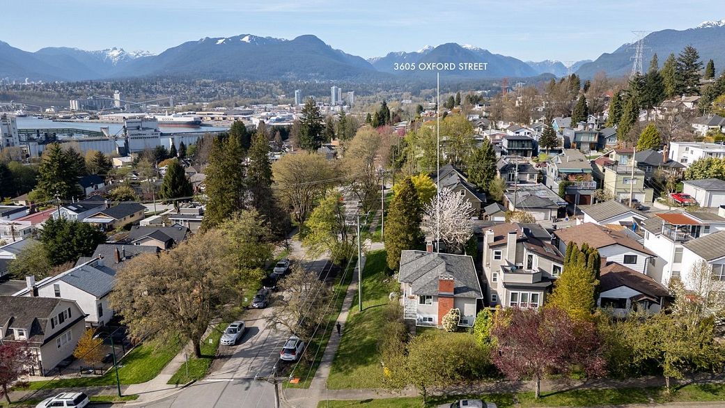 3605 Oxford Street