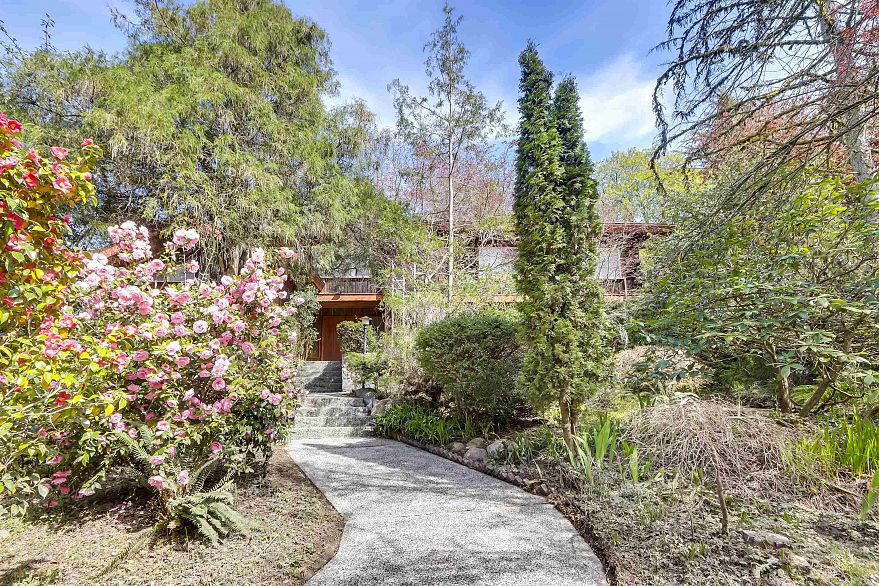 3770 Cedar Crescent