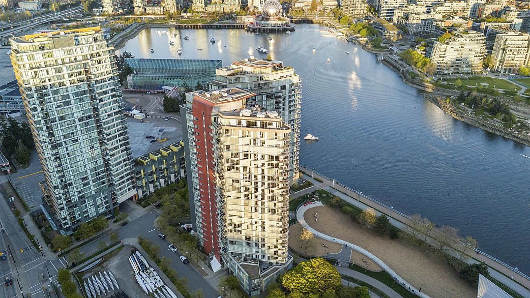 2207 918 COOPERAGE WAY, Vancouver BC V6B 0A7