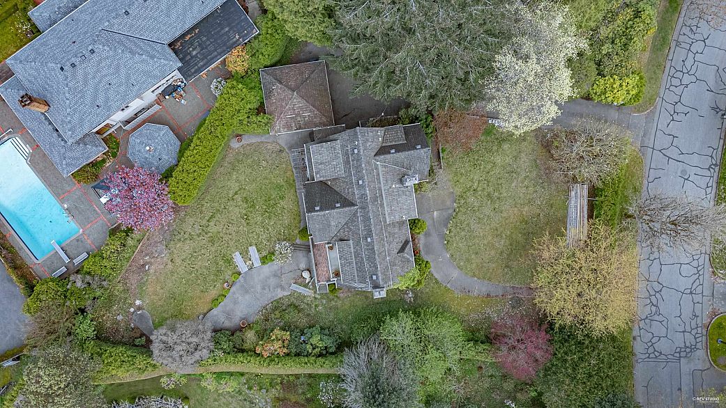 1529 Western Crescent