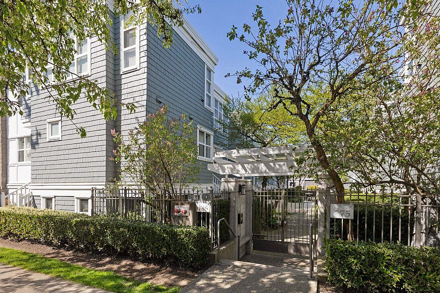 201 685 W 7TH AVENUE, Vancouver BC V5Z 1B6