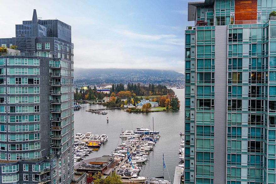 1701 1499 W Pender Street