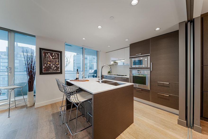 1701 1499 W Pender Street