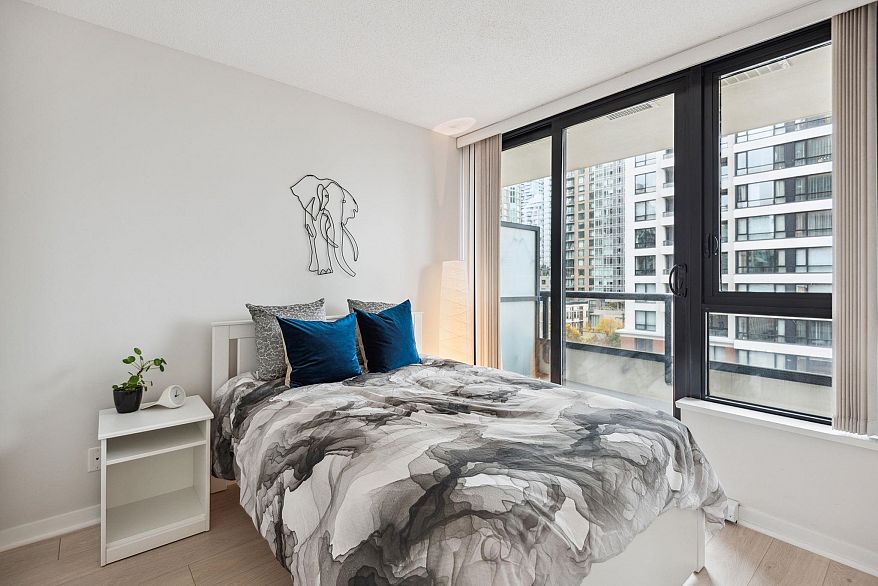 904 977 MAINLAND STREET, Vancouver BC V6B 1T2