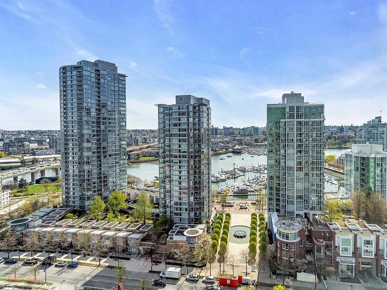 2206 1009 Expo Boulevard