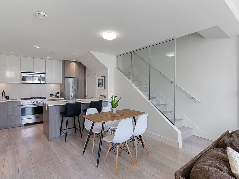 3416 ST. CATHERINES STREET, Vancouver BC V5V 3C4