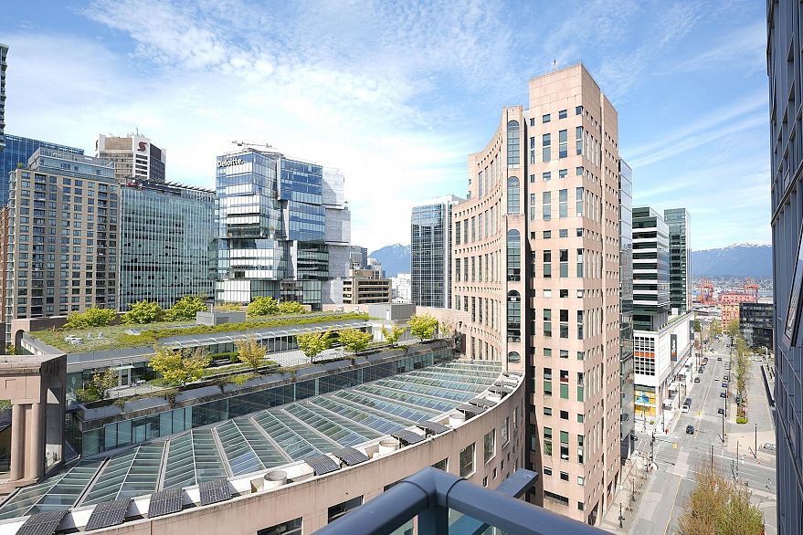 2208 788 Hamilton Street