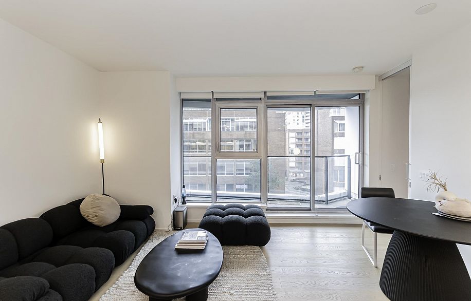 606 889 Pacific Street