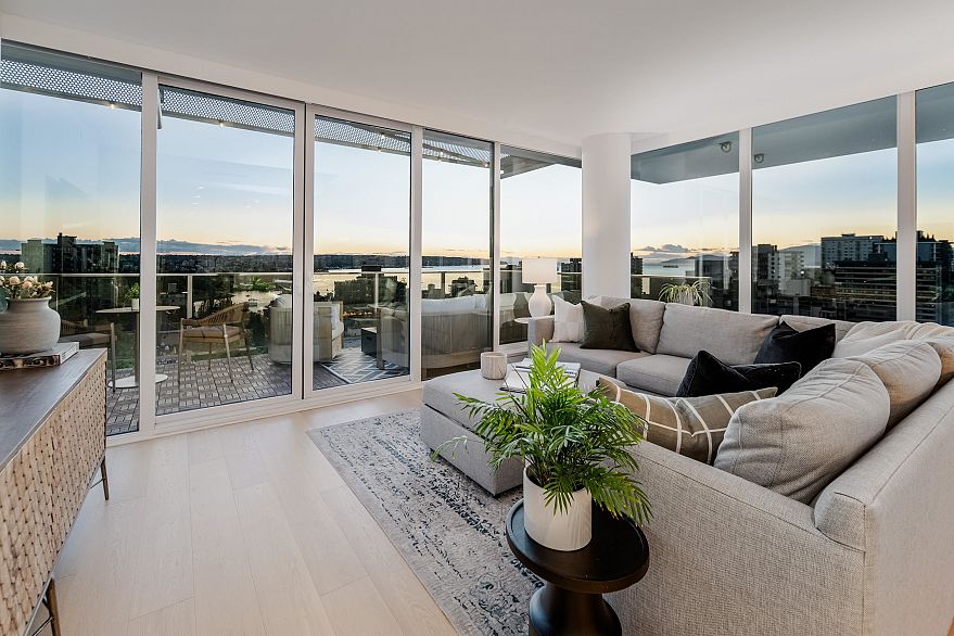 1302 1180 BROUGHTON STREET, Vancouver BC V6G 2B1