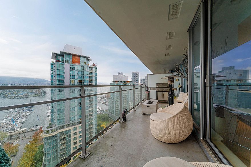 1701 1499 W Pender Street