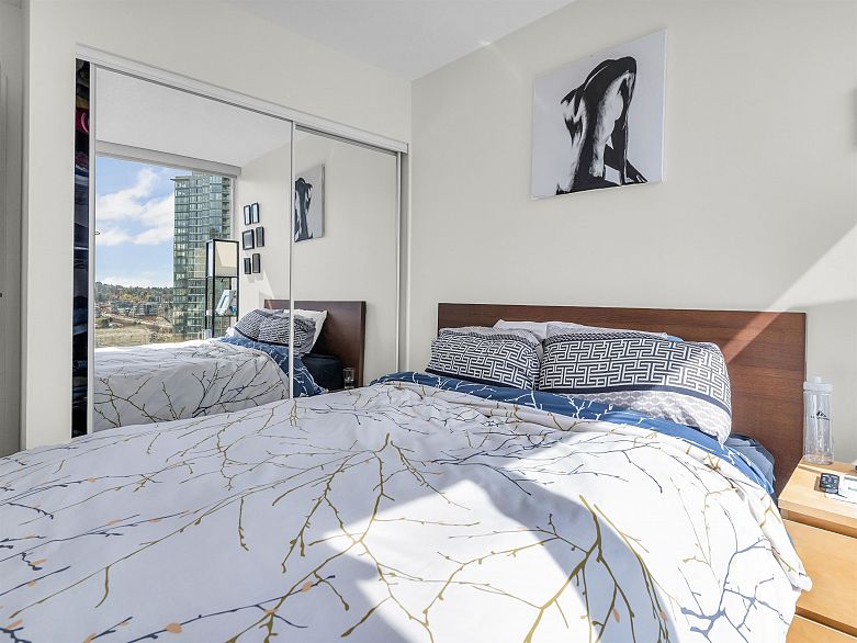 2206 1009 Expo Boulevard