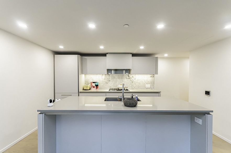 606 889 Pacific Street