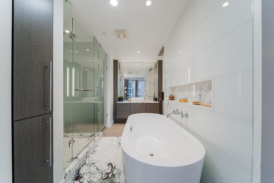 1701 1499 W Pender Street