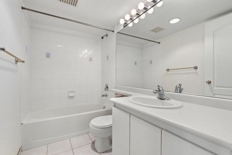 1007 888 Pacific Street