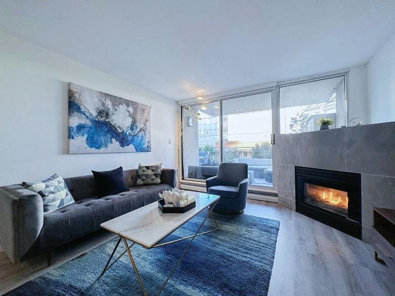 309 555 Abbott Street