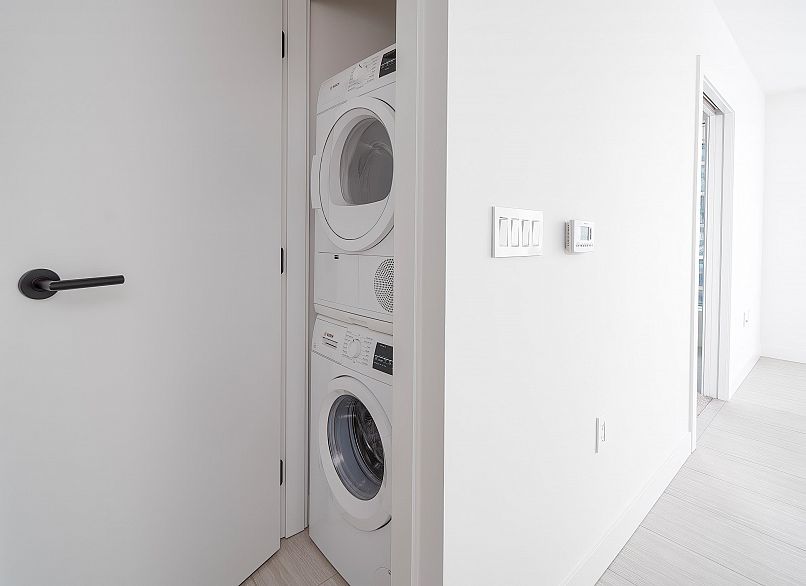 1009 5058 Joyce Street