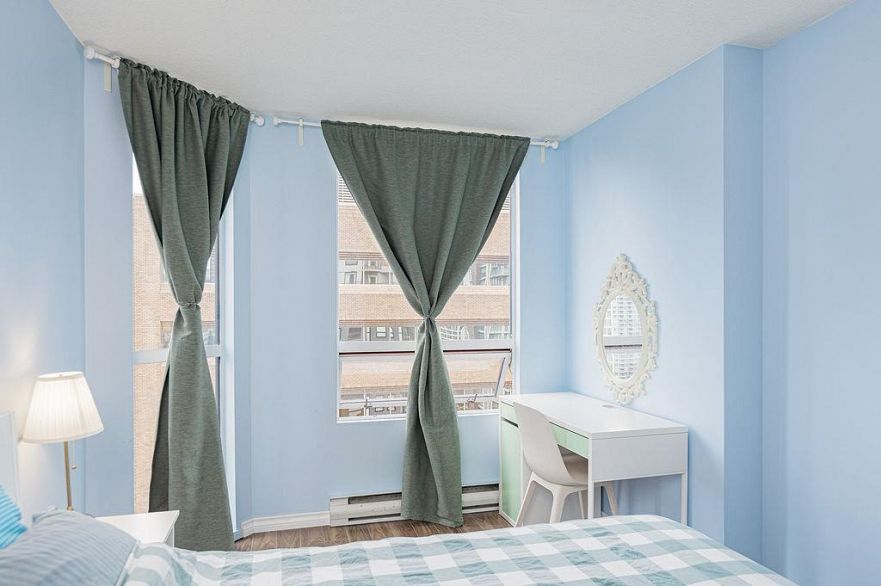 1702 811 Helmcken Street