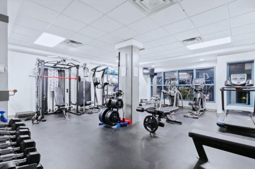 309 555 Abbott Street