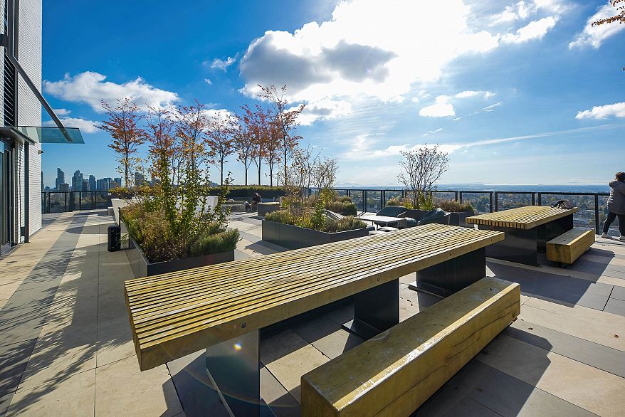 1009 5058 Joyce Street