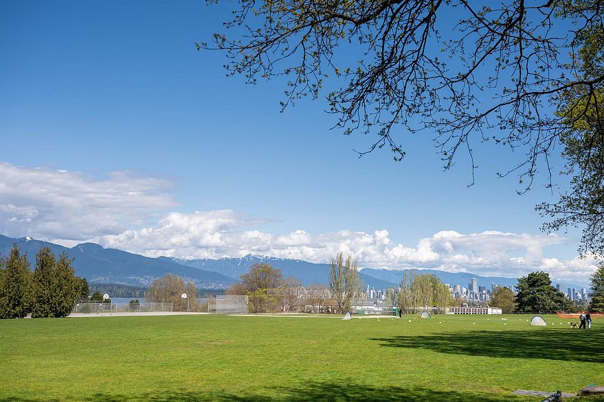 4360 4362 W 8TH AVENUE, Vancouver BC V6R 2A1