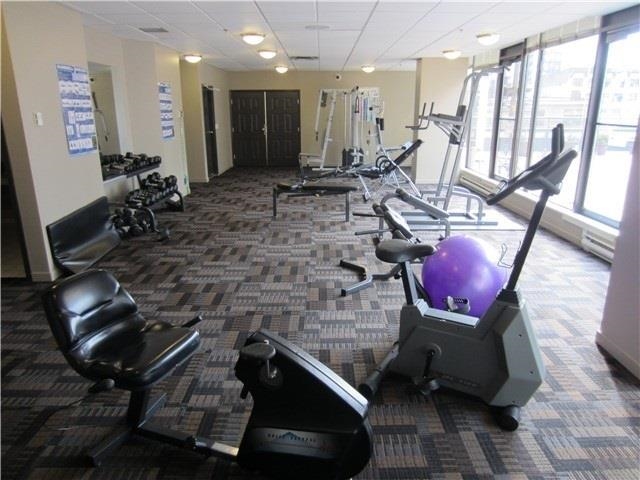 909 1010 Howe Street