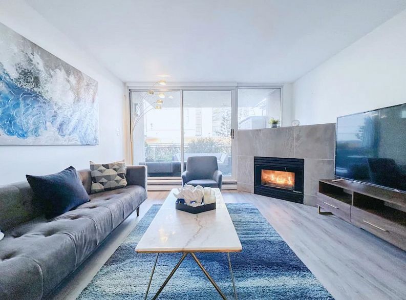 309 555 Abbott Street