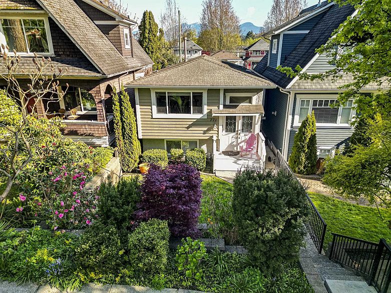 771 E 22ND AVENUE, Vancouver BC V5V 1V5