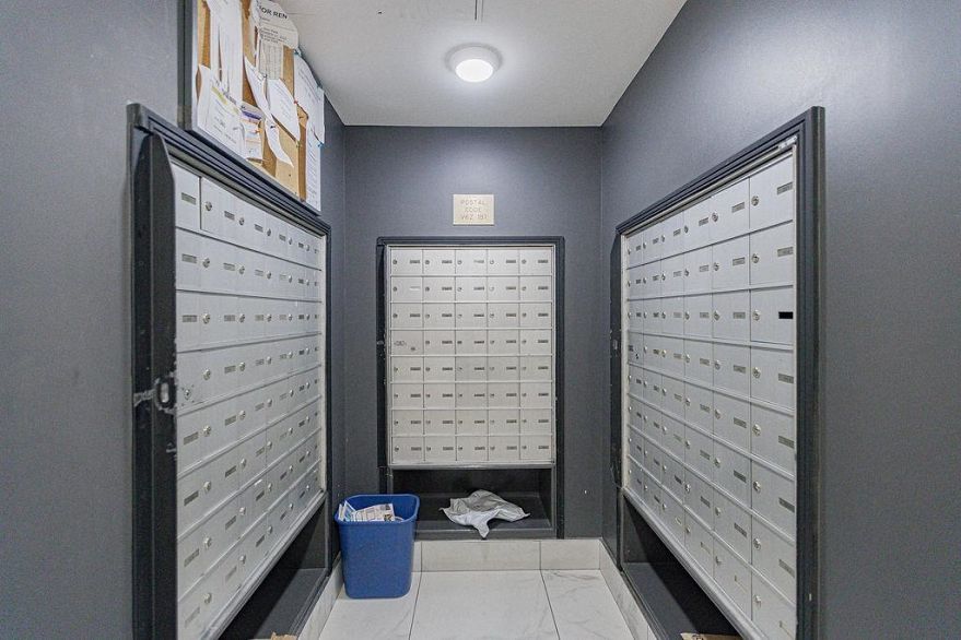 1702 811 Helmcken Street