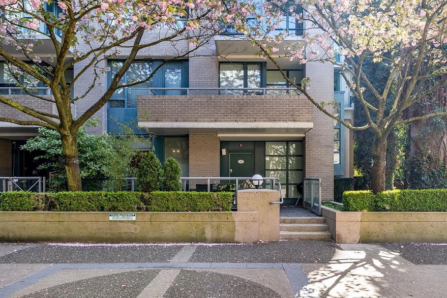1019 EXPO BOULEVARD, Vancouver BC V6Z 2W1