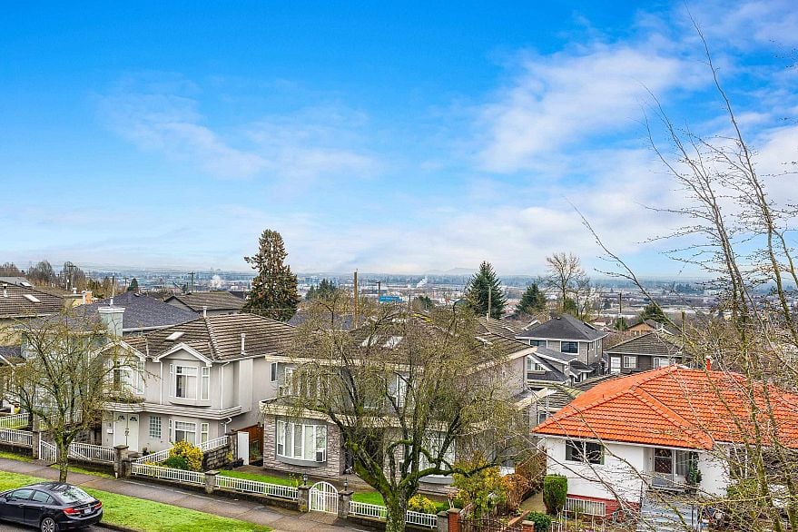 1 65 E 58TH AVENUE, Vancouver BC V5X 1V7