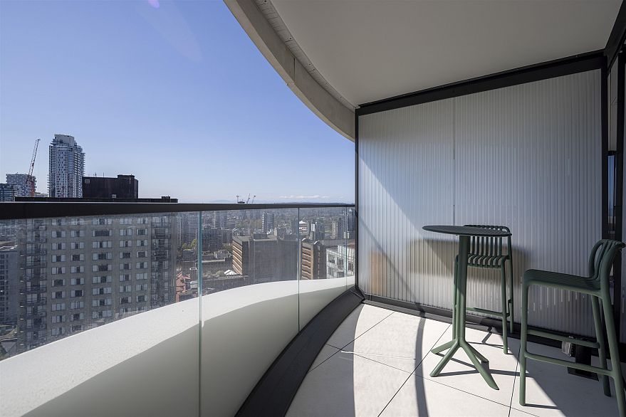 2502 1033 Nelson Street