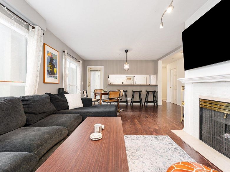 17 1388 W 6TH AVENUE, Vancouver BC V6H 1A7