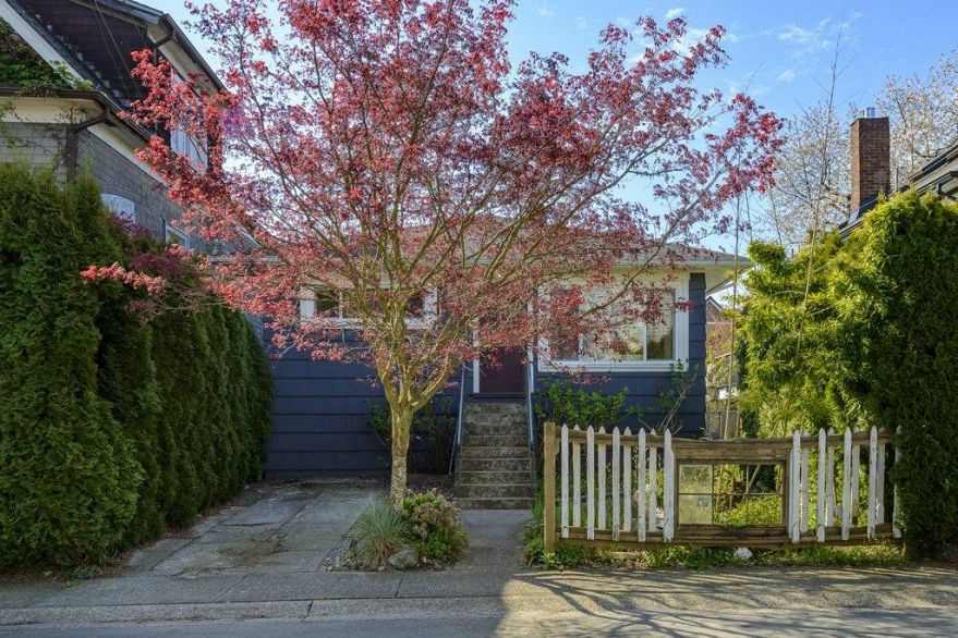 104 E 24 AVENUE, Vancouver BC V5V 1Z4