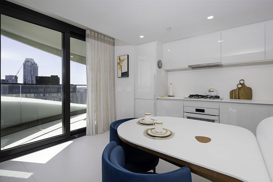 2502 1033 Nelson Street