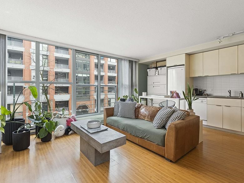 308 168 Powell Street