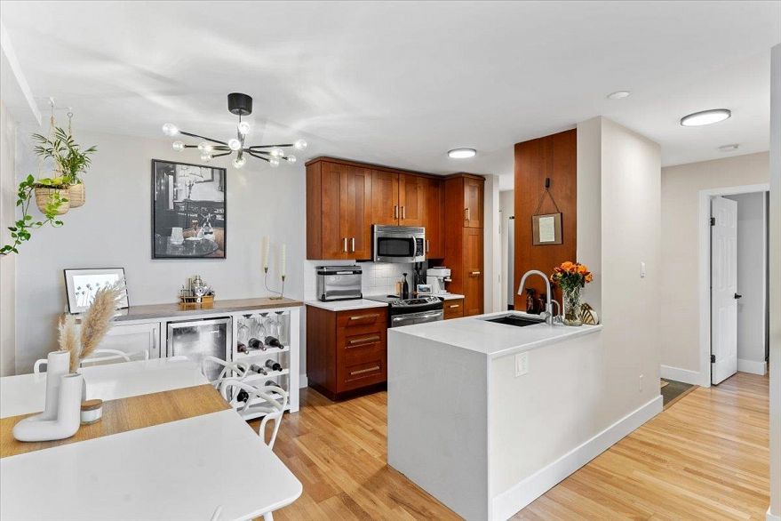 207 777 W 7TH AVENUE, Vancouver BC V5Z 1B9