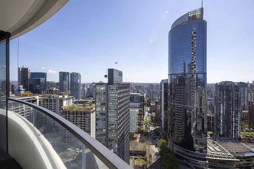 2502 1033 Nelson Street