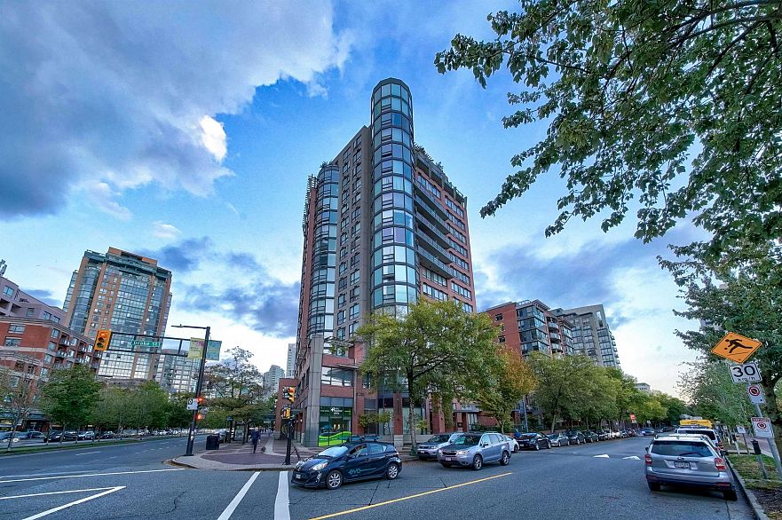 12E 199 DRAKE STREET, Vancouver BC V6Z 2T9