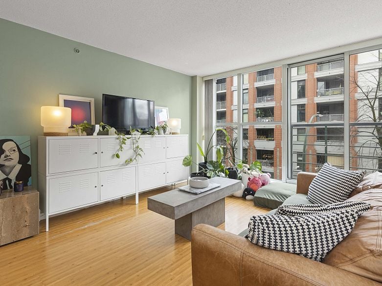 308 168 Powell Street