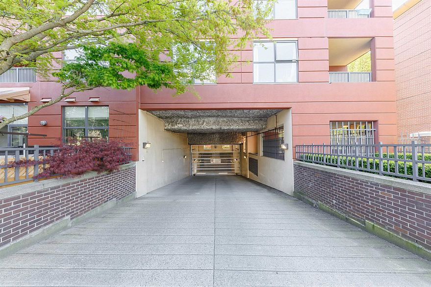 408 5288 Melbourne Street