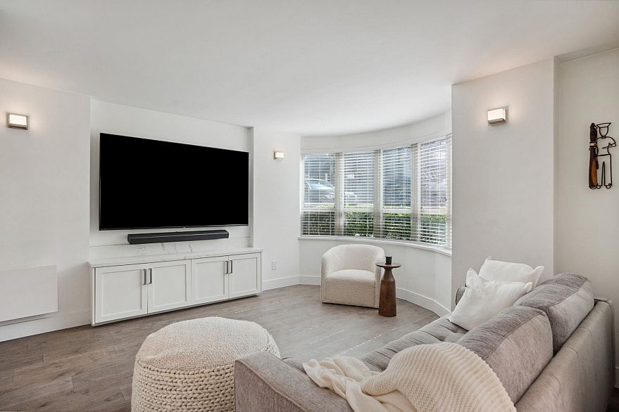 T14 1501 HOWE STREET, Vancouver BC V6Z 2P8
