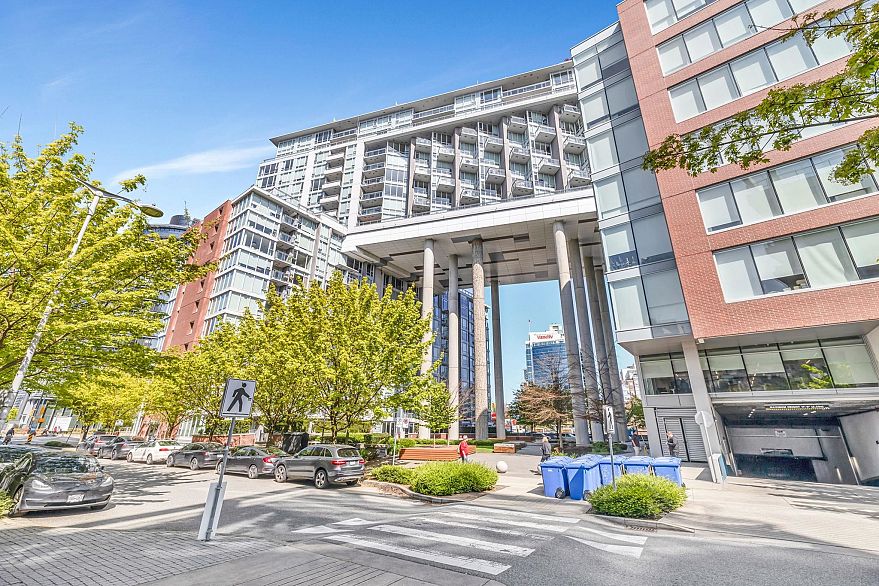 1918 1618 QUEBEC STREET, Vancouver BC V6A 0C5