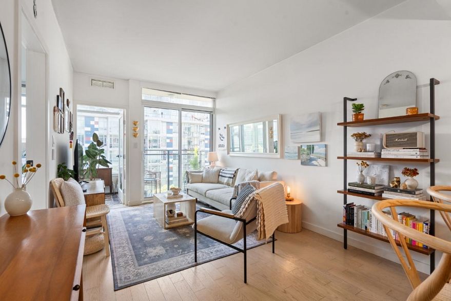 609 38 W 1ST AVENUE, Vancouver BC V5Y 0K3